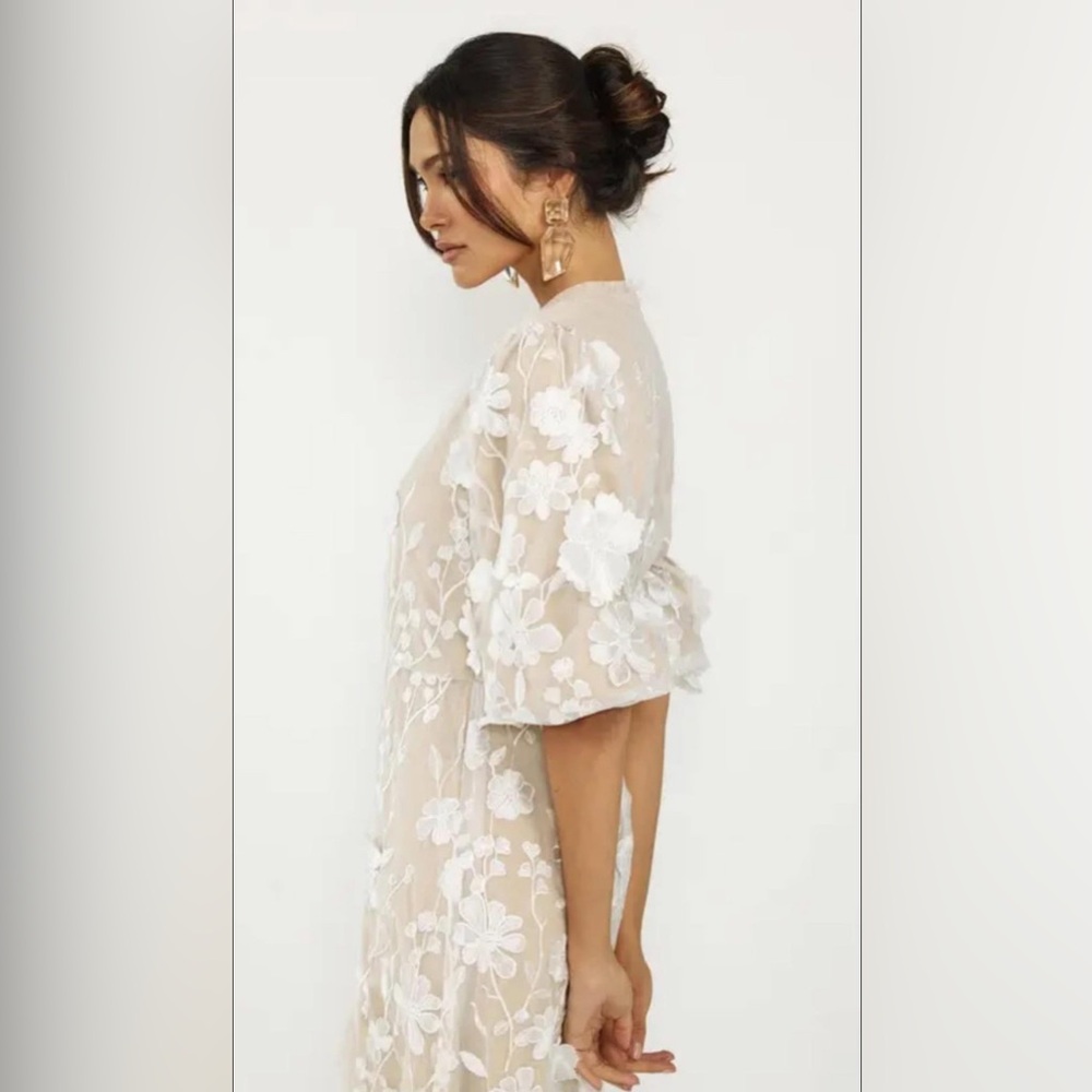 Ellie Makir Floral Embroidered midi dress
